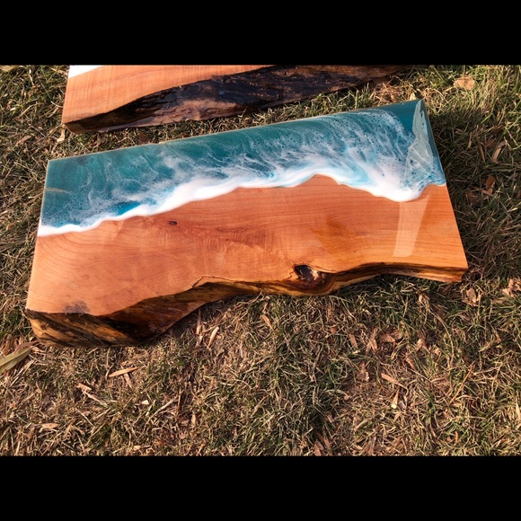*SOLD* live edge serving tray - Picture 2 of 2